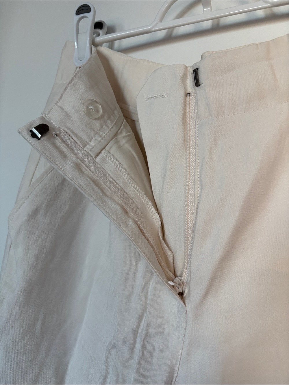 Dynamite Off-White High-Waist Trousers - Picture 6 of 8